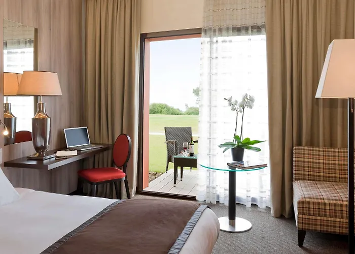 Cabot Bordeaux - Mgallery Collection