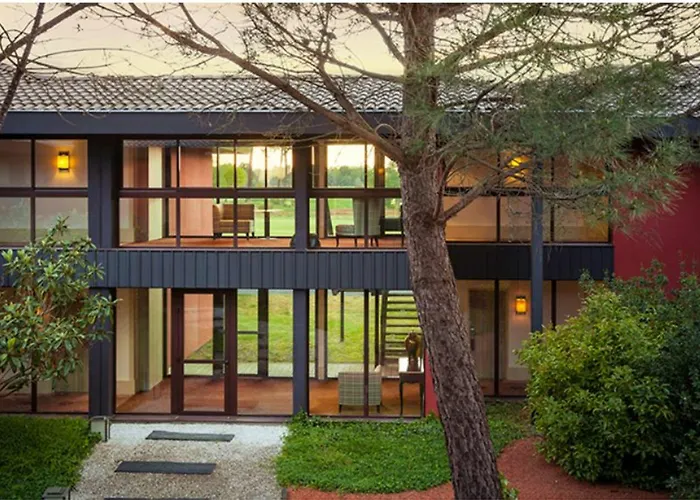 Cabot Bordeaux - Mgallery Collection